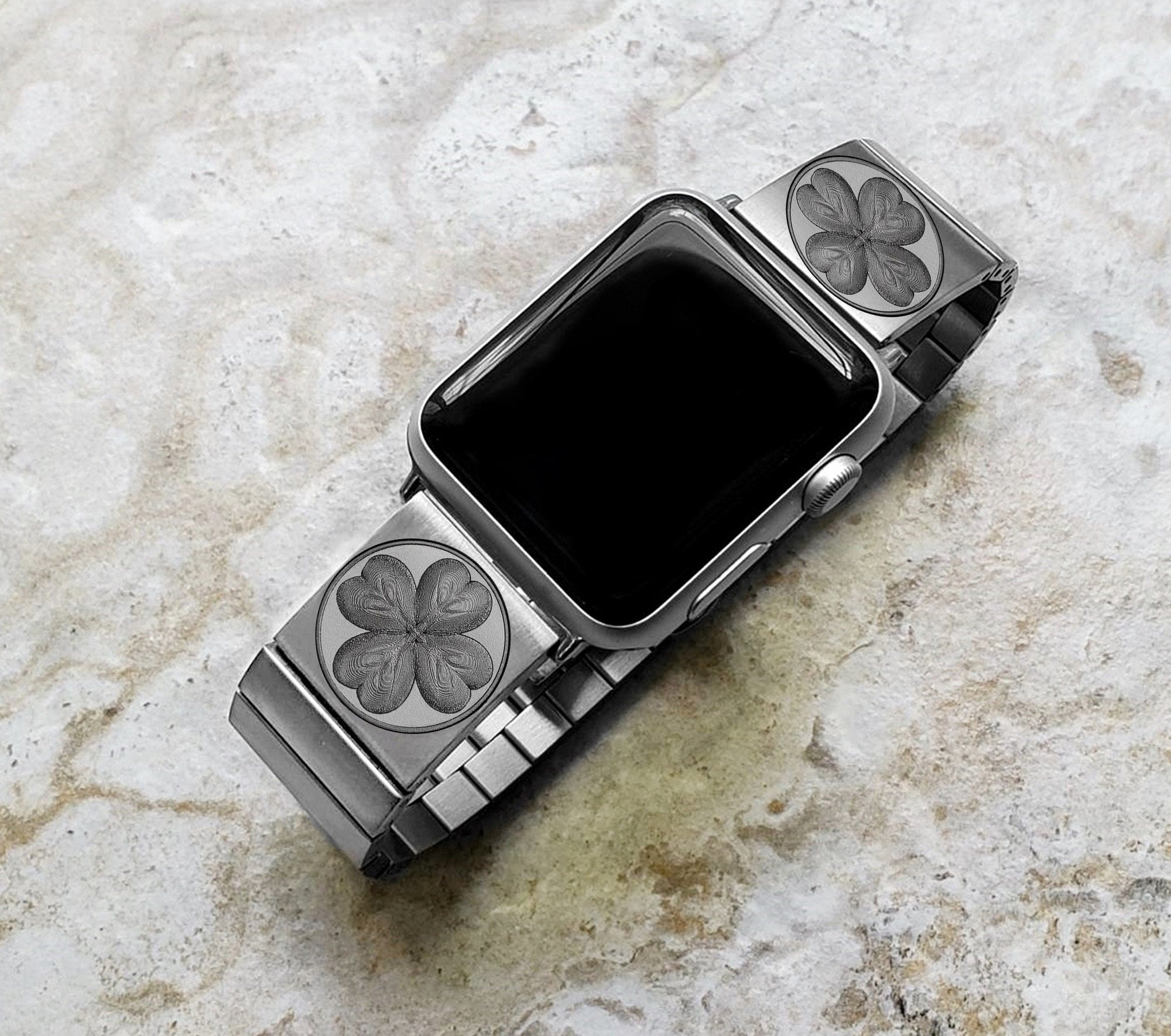 Four Leaf Clover Engraved Band for Apple Watch Ultra 2 9 8 7 SE 6 5 4 3 2 Case 38mm 40mm 41mm 42mm 44mm 45mm 49mm Stainless Steel Strap SR1